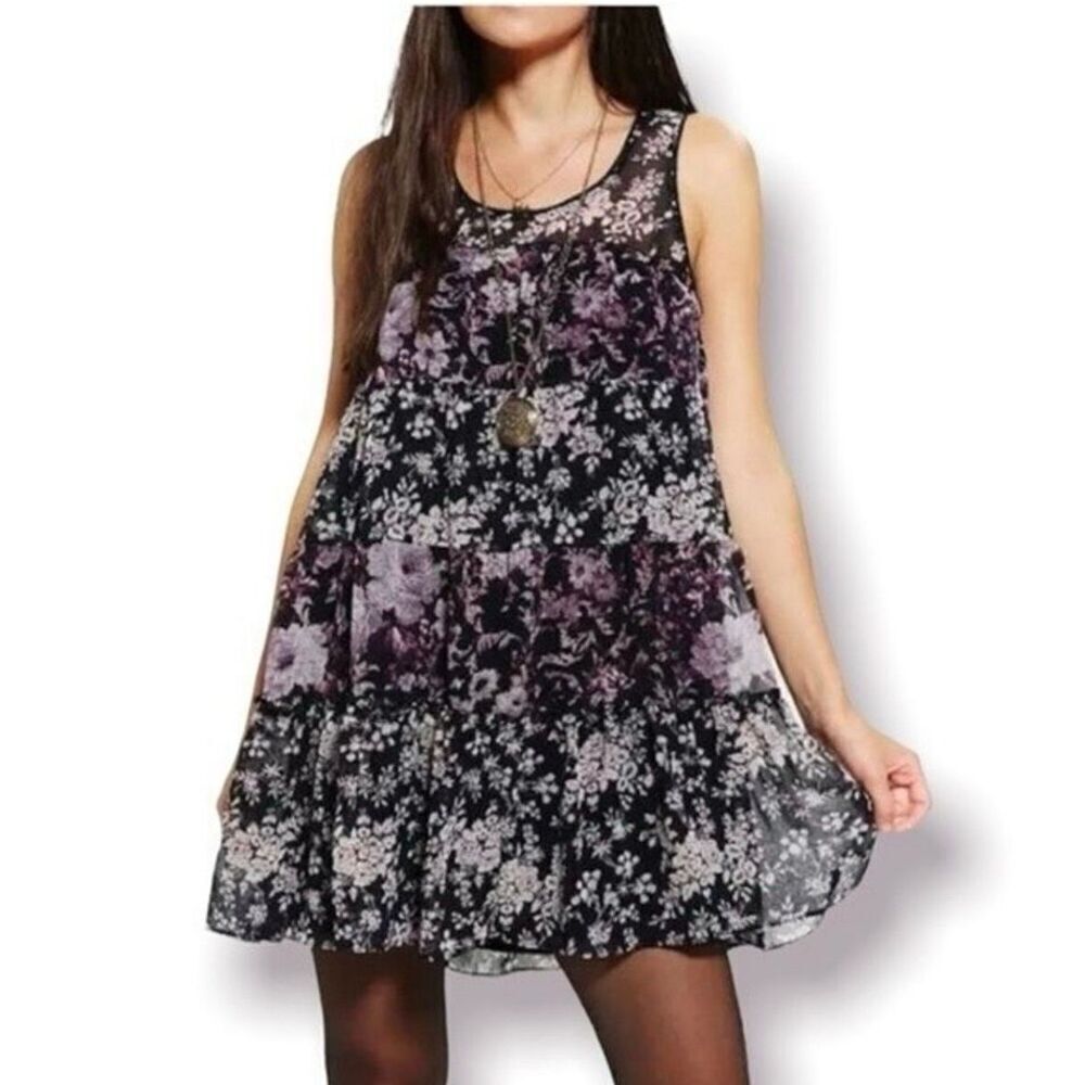 Urban Outfitters Kimchi Blue Babydoll Navy Floral Tiered Mini Lined SZ L #2423